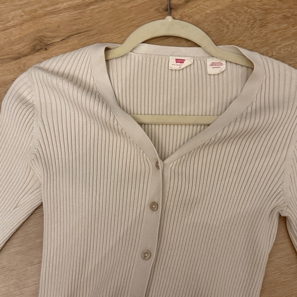 Levi’s Cardigan - Picture 6 of 6